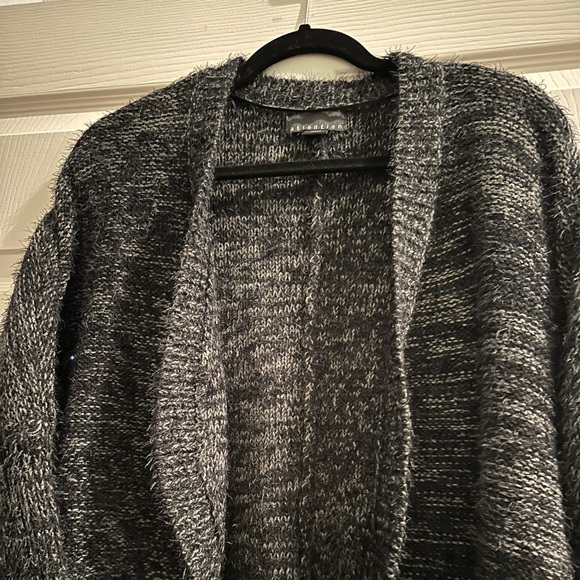 🌹attention sweater🌹 - Picture 1 of 3